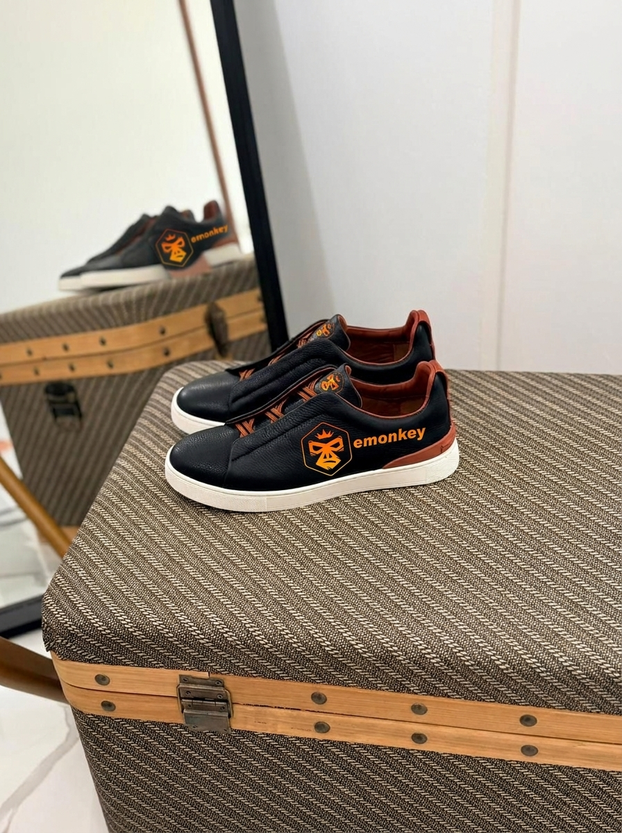 Black Deerskin Red-Shoelaces Triple Stitch™ Sneakers